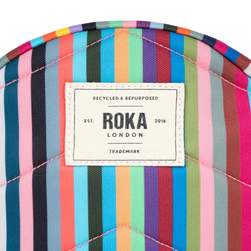 ROKA Paddington Kleine Tasche aus recyceltem Canvas mit mehreren Streifen von B