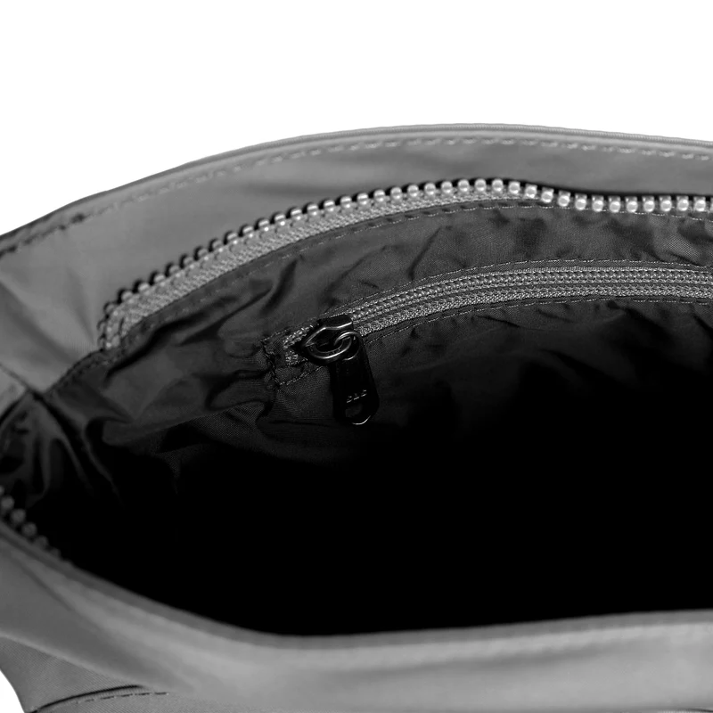 ROKA Kennington B Stormy Medium Tasche aus recyceltem Nylon