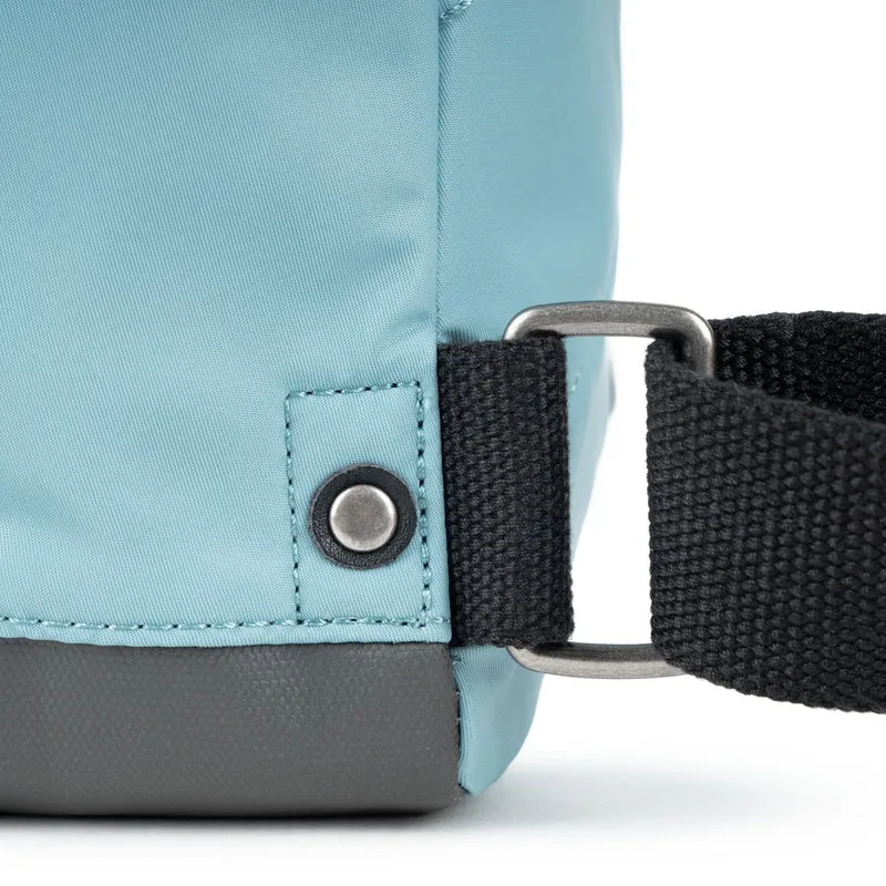 ROKA Black Label Bantry B Spearmint Kleine Tasche aus recyceltem Nylon