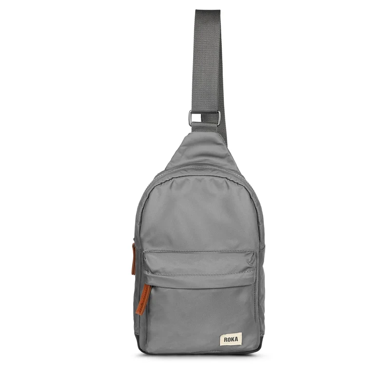 ROKA Willesden B Große Tasche aus recyceltem Nylon - Stormy