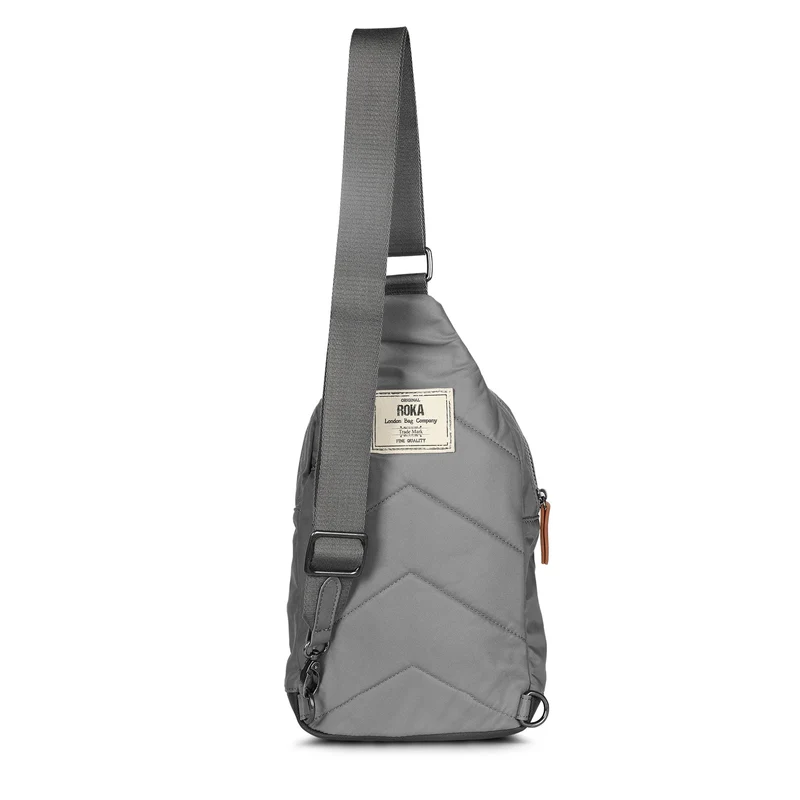 ROKA Willesden B Große Tasche aus recyceltem Nylon - Stormy