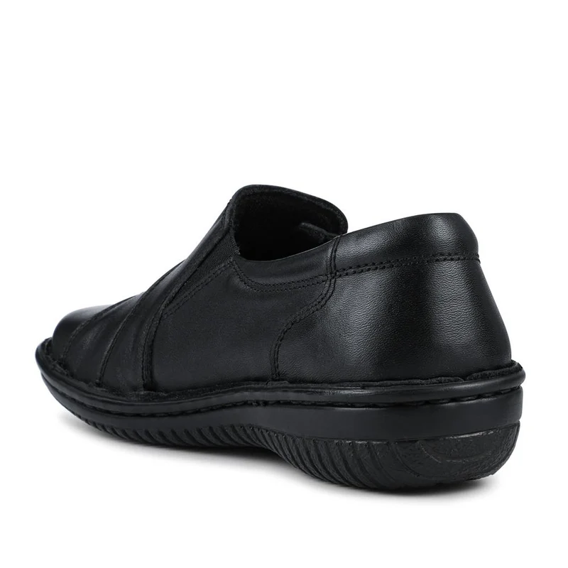Loretta Wide Fit Leather Handmade Slip-Ons - HAK42018 / 328 590 - Black