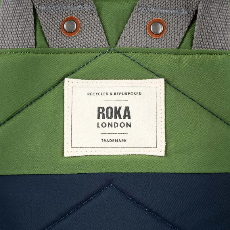 ROKA Kreativer Abfall Canfield B Midnight/Avocado Kleine Tasche aus recyceltem Nylon