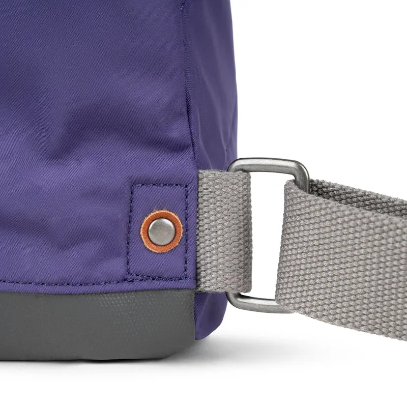 ROKA Kreativer Abfall Bantry B Mais-/Maulbeer-Kleinbeutel aus recyceltem Nylon