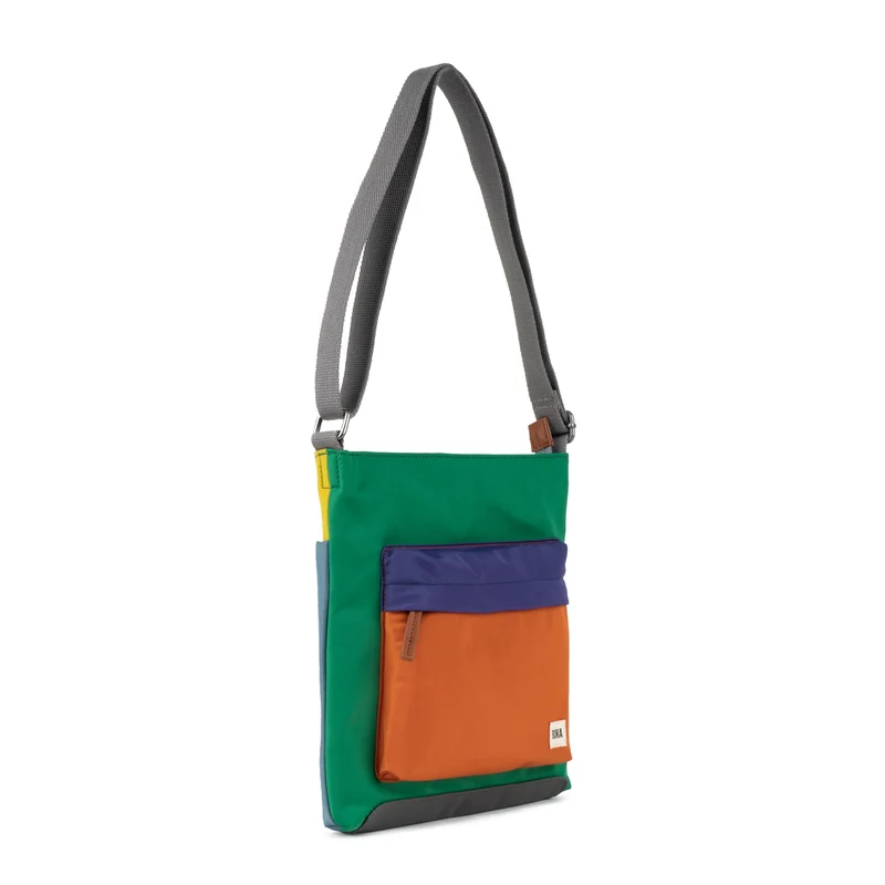ROKA Kreativer Abfall Kennington B Medium Tasche aus recyceltem Nylon, Edition 4