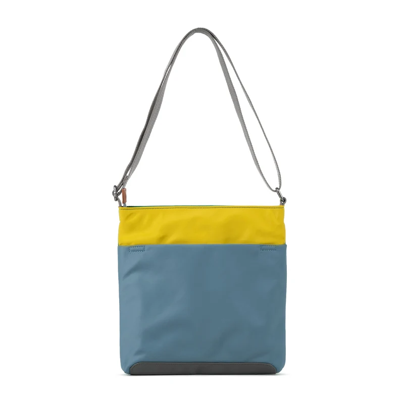 ROKA Kreativer Abfall Kennington B Medium Tasche aus recyceltem Nylon, Edition 4