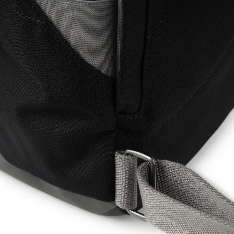 ROKA Gelbes Etikett Canfield B Ash Medium Tasche aus recyceltem Canvas