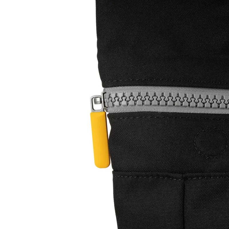 ROKA Gelbes Etikett Canfield B Ash Medium Tasche aus recyceltem Canvas