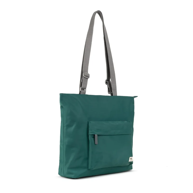 ROKA Trafalgar B Blaugrüne Tasche aus recyceltem Nylon
