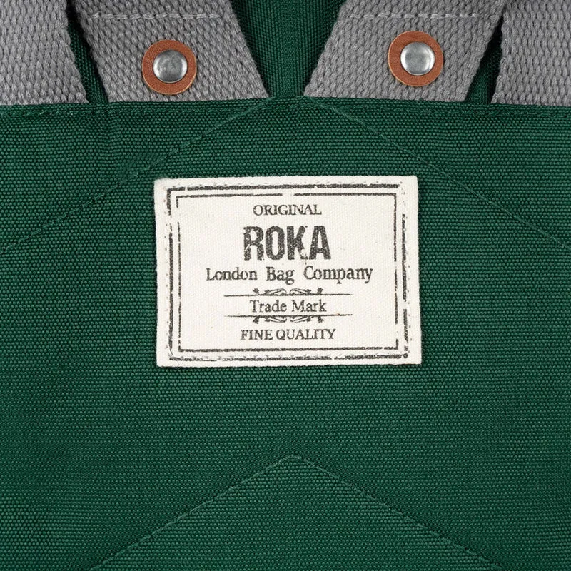 ROKA Bantry B Forest Kleine Tasche aus recyceltem Canvas