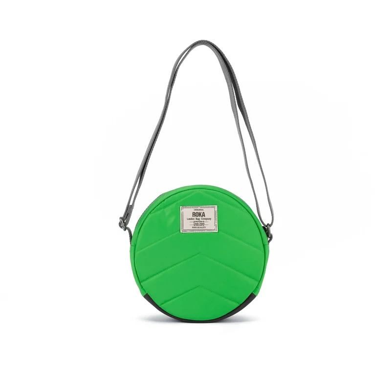 ROKA Paddington B Kelly Green Kleine Tasche aus recyceltem Nylon