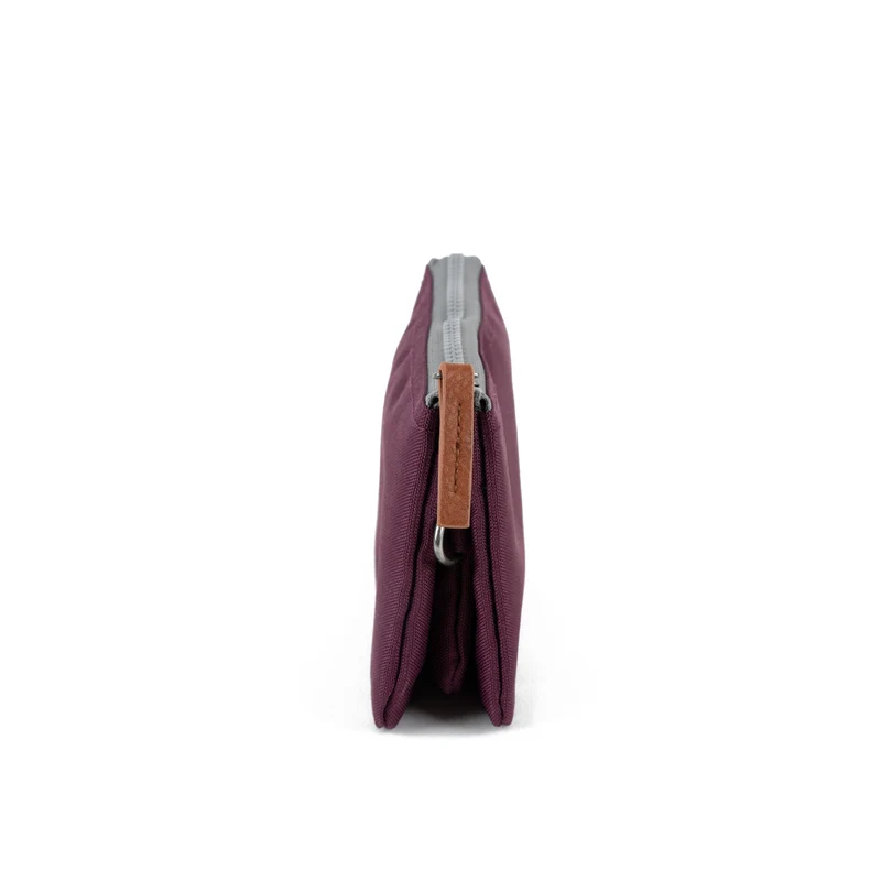 ROKA Carnaby Sienna Kleine Handtasche aus recyceltem Canvas