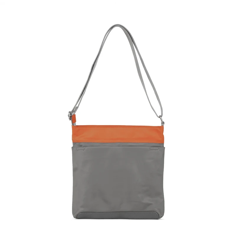 ROKA Kreativer Abfall Kennington B Graphit / Gebranntes Orange Mittlere Tasche aus recyceltem Nylon