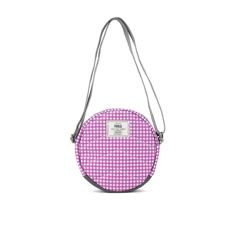 ROKA Paddington Kleine Tasche aus recyceltem Canvas mit lila Vichy-Karo