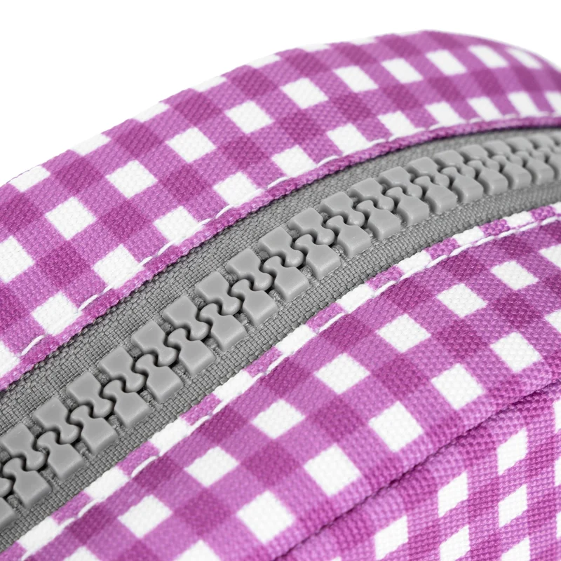 ROKA Paddington Kleine Tasche aus recyceltem Canvas mit lila Vichy-Karo