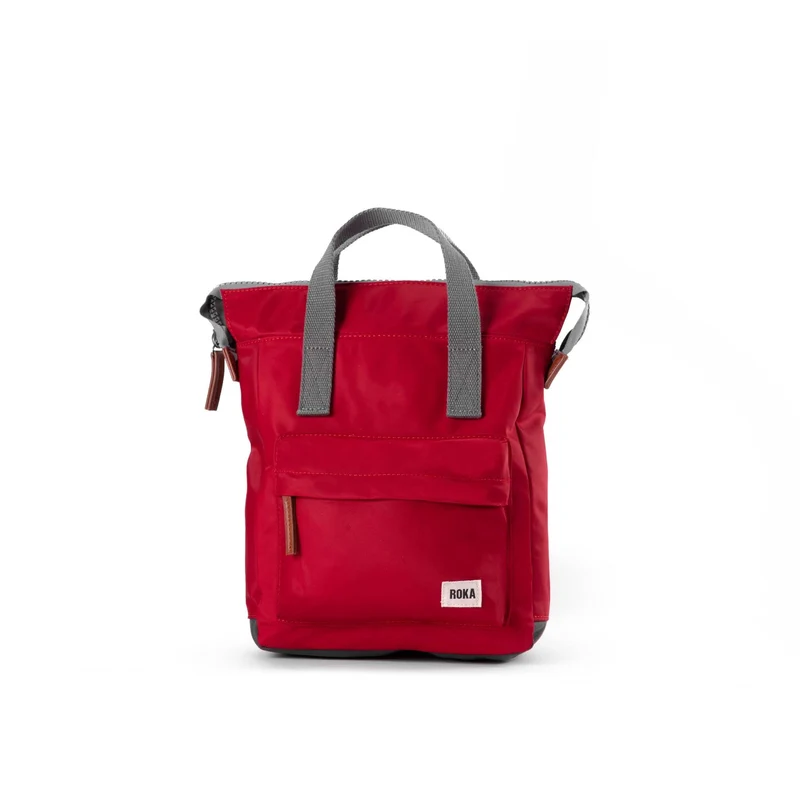 ROKA Bantry Kleine Tasche aus recyceltem Nylon, Farbe Cranberry