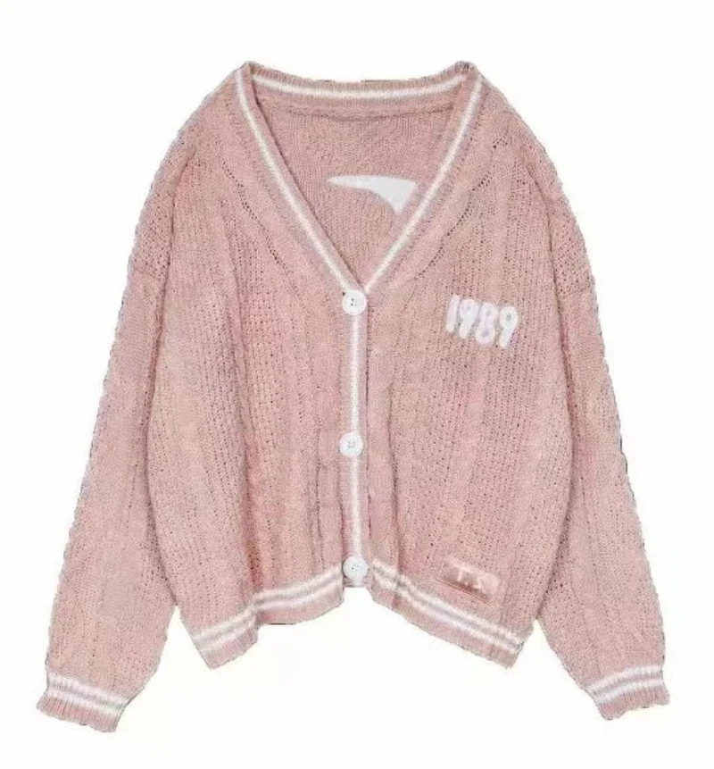 Damen nan kurze gestrickte V Ausschnitt Strickjacke mit Zopfmuster und Perlmuttknöpfen Drune
