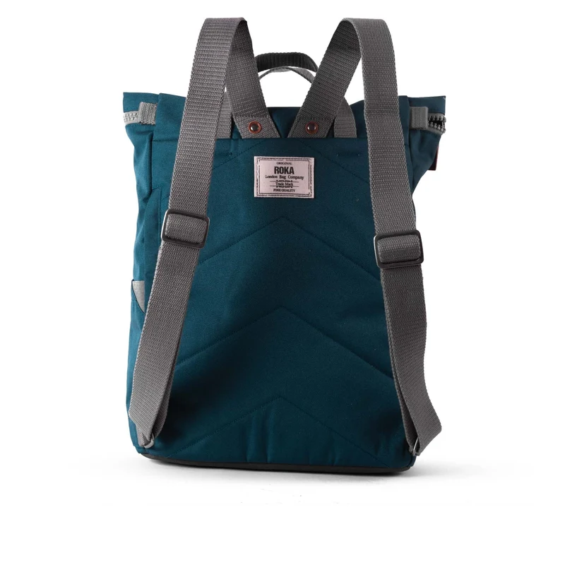 ROKA Finchley Eine große, türkisfarbene Tasche aus recyceltem Canvas