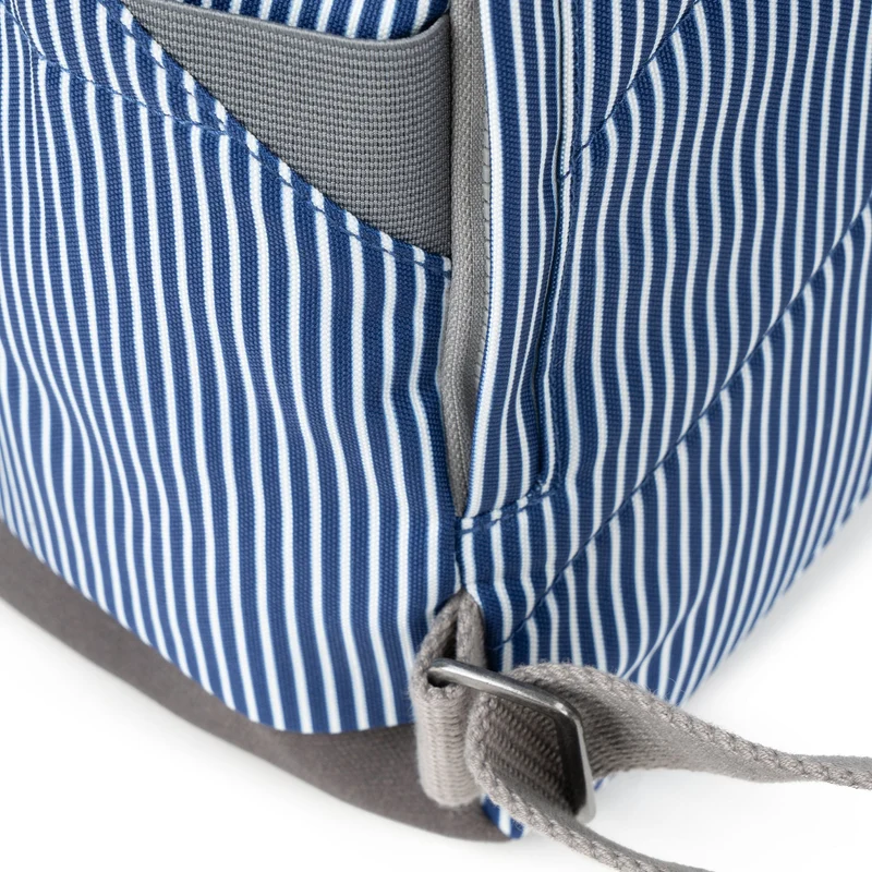 ROKA Canfield B Hickory Stripe Medium Tasche aus recyceltem Canvas