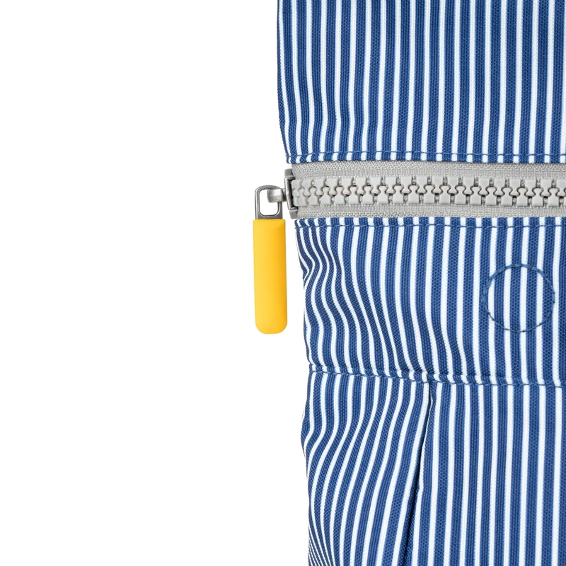 ROKA Canfield B Hickory Stripe Medium Tasche aus recyceltem Canvas