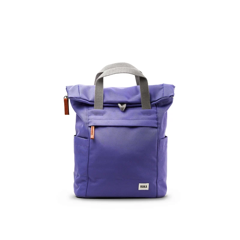 ROKA Finchley Eine kleine Tasche aus recyceltem Canvas von Peri Purple