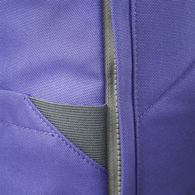 ROKA Finchley Eine kleine Tasche aus recyceltem Canvas von Peri Purple