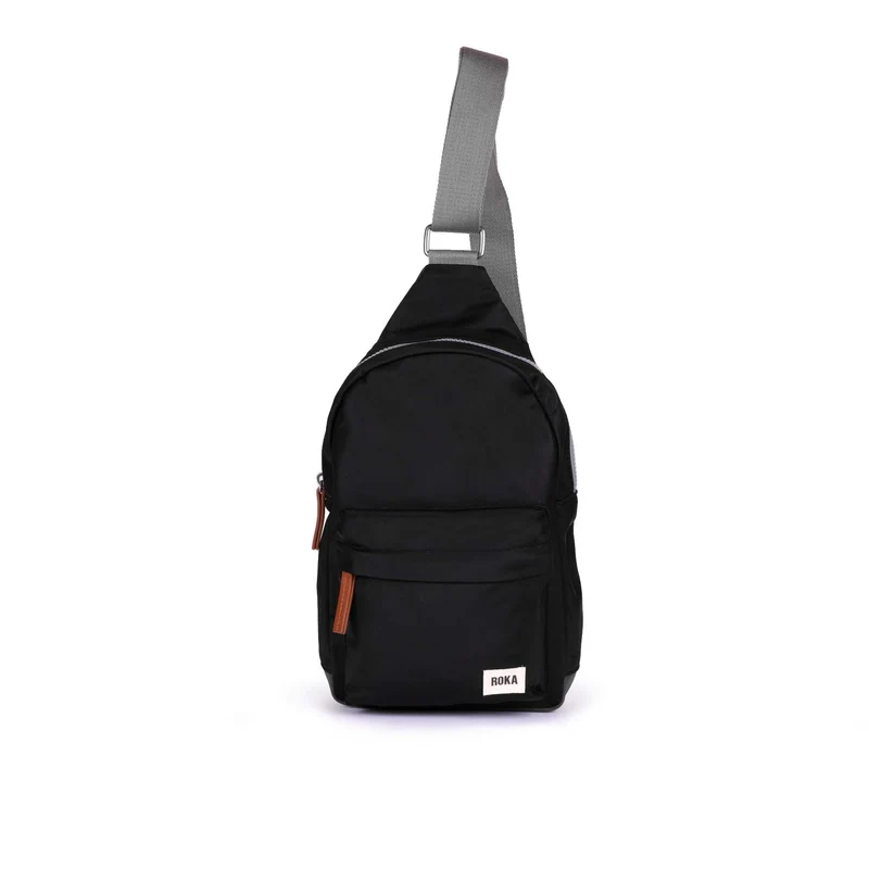 ROKA Willesden Große Tasche aus recyceltem Nylon – Schwarz