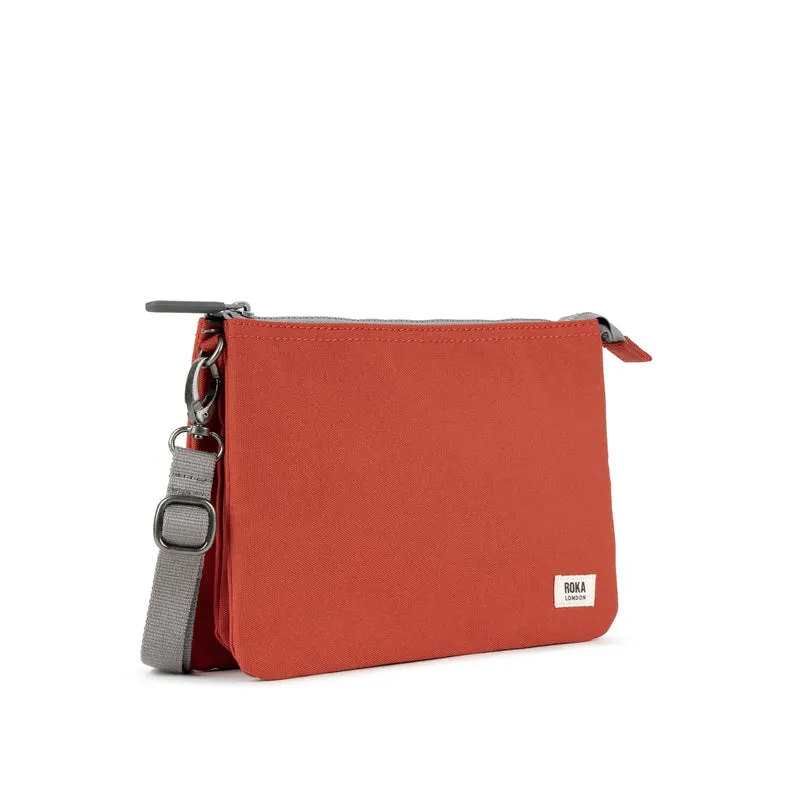 ROKA Carnaby Rooibos XL Crossbody-Tasche aus recyceltem Canvas