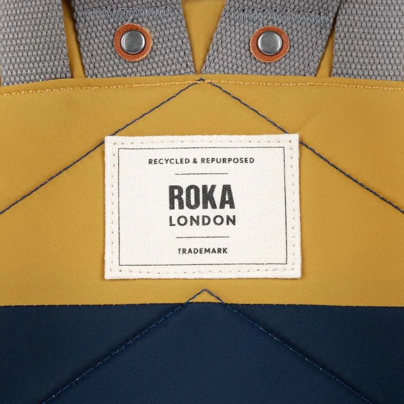 ROKA Kreativer Abfall Bantry B Midnight / Senf Kleine Tasche aus recyceltem Nylon