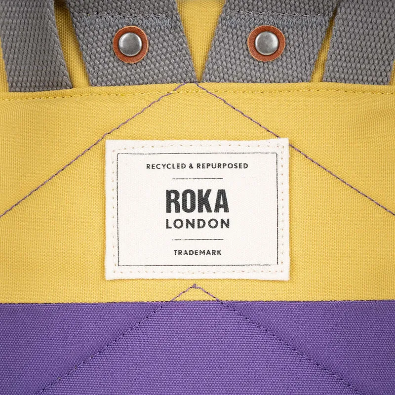 ROKA Kreativer Abfall Bantry Kleine Tasche aus recyceltem Canvas, Imperial Purple/Bamboo