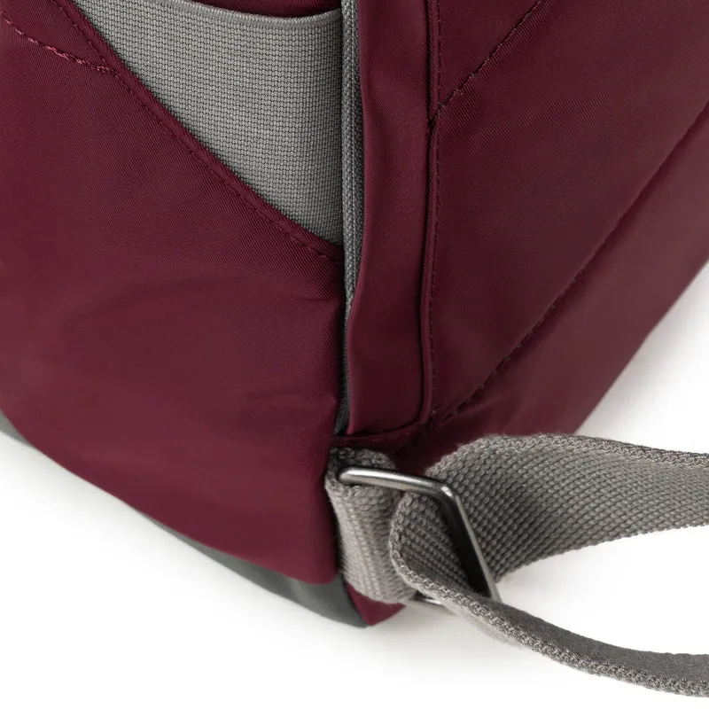 ROKA Kreativer Abfall Canfield B Pflaumen-/Bonbonfarbene kleine Tasche aus recyceltem Nylon