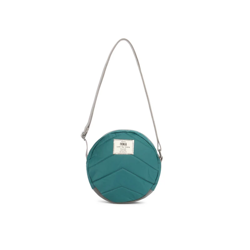 ROKA Paddington B Türkisfarbene kleine Tasche aus recyceltem Nylon