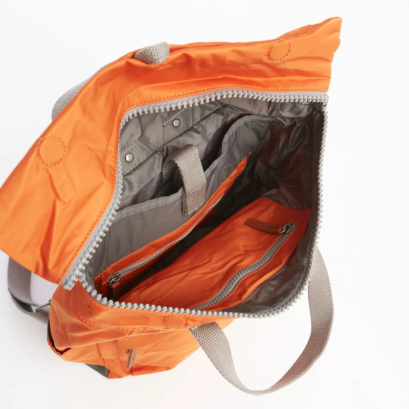 ROKA Canfield Kleine Tasche aus recyceltem Nylon, Farbe: B, Farbe: Burnt Orange