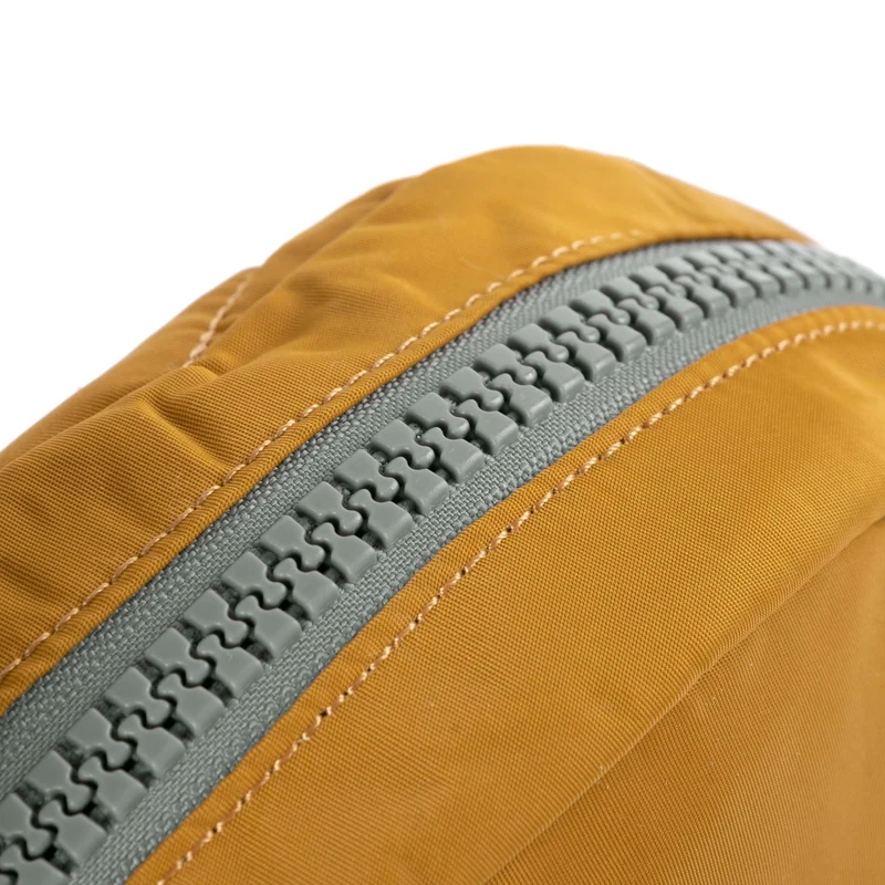 ROKA Paddington B Corn Kleiner Beutel aus recyceltem Nylon