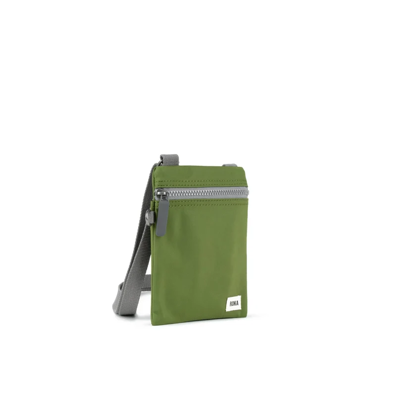 ROKA Chelsea Avocado-Tasche aus recyceltem Nylon