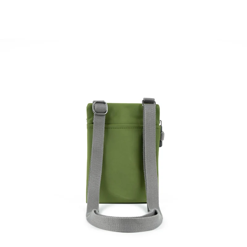 ROKA Chelsea Avocado-Tasche aus recyceltem Nylon