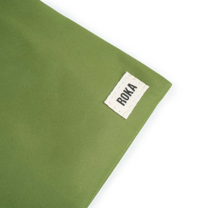 ROKA Chelsea Avocado-Tasche aus recyceltem Nylon