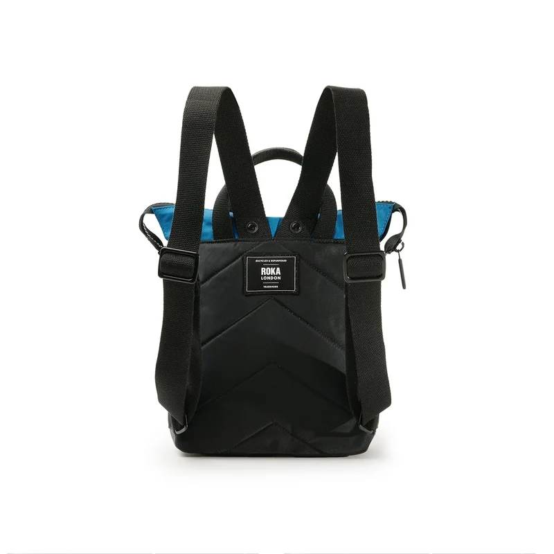 ROKA Kreativer Abfall Bantry B Black / Sea Port Kleine Tasche aus recyceltem Nylon