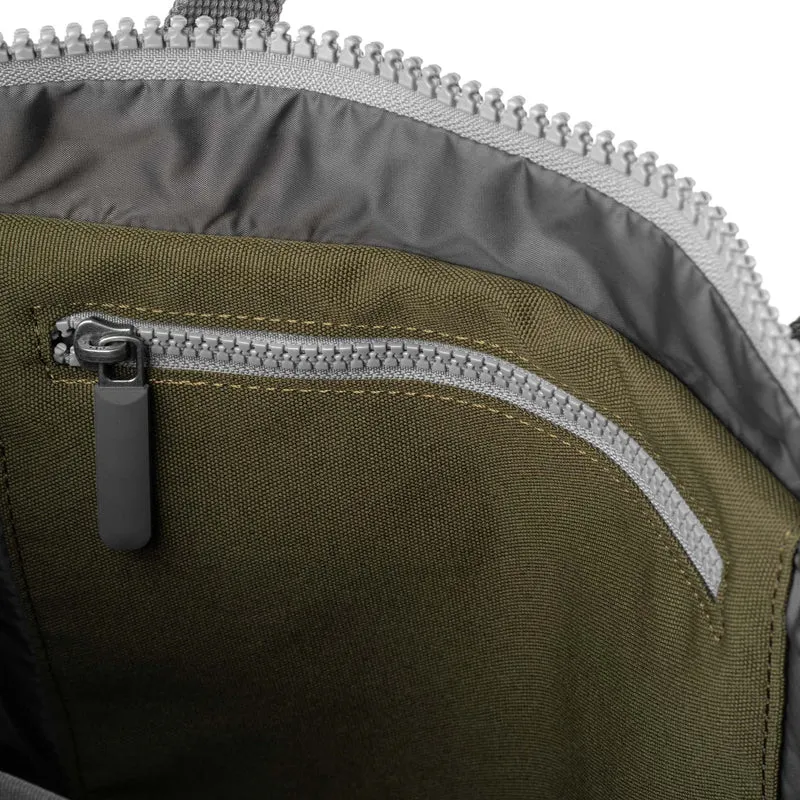 ROKA Waterhouse Moss Mittelgroße Tasche aus recyceltem Canvas