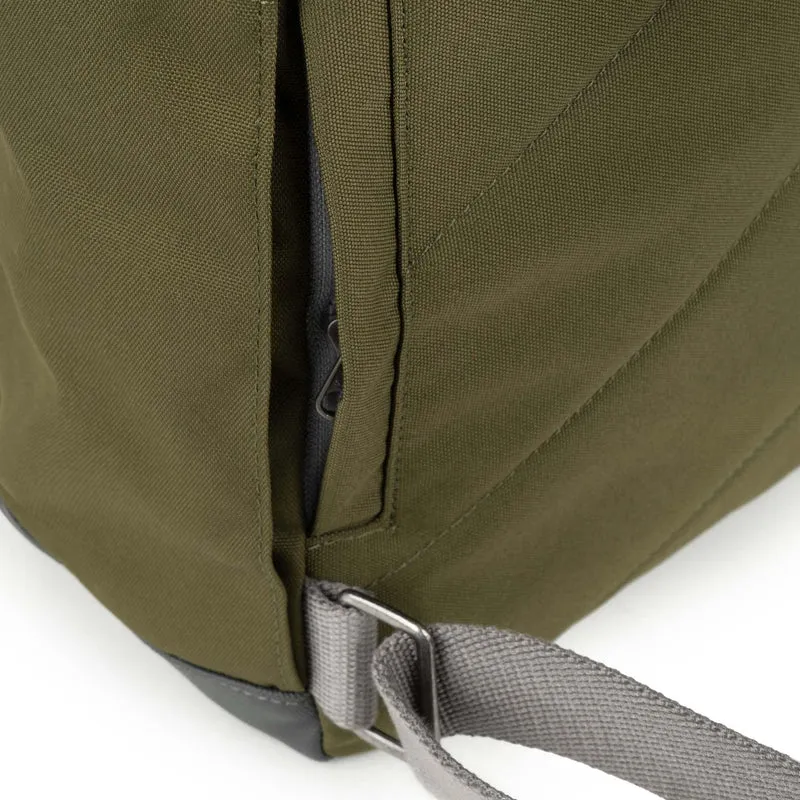 ROKA Waterhouse Moss Mittelgroße Tasche aus recyceltem Canvas