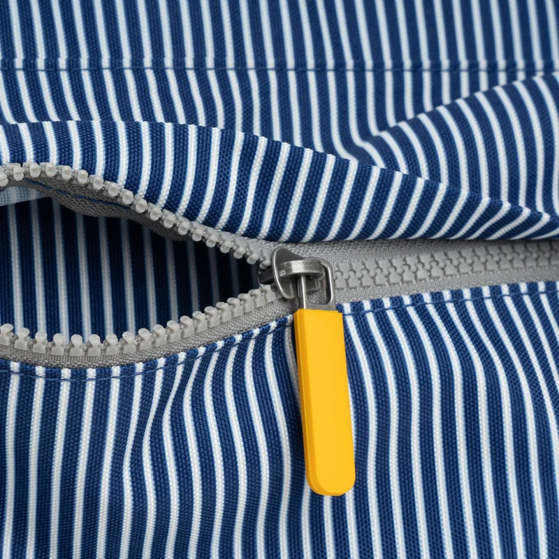 ROKA Trafalgar B Hickory Stripe Mittelgroße Tasche aus recyceltem Canvas