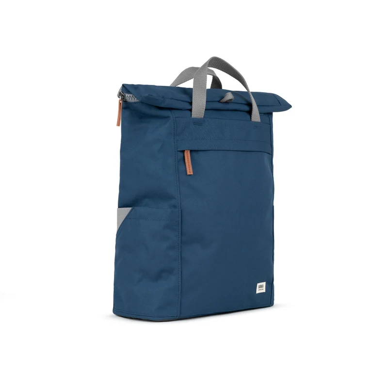 ROKA Finchley Eine große Tasche aus recyceltem, dunkelblauem Canvas