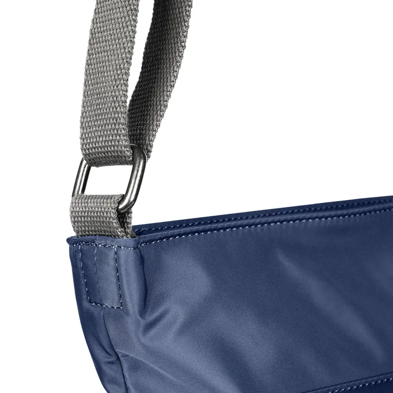 ROKA Kennington B Airforce Medium Tasche aus recyceltem Nylon