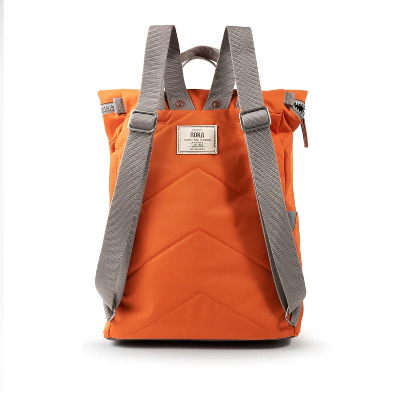 ROKA Finchley Eine große Tasche aus recyceltem Canvas in Atomorange