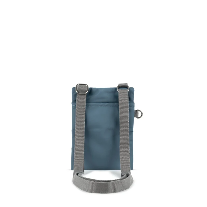 ROKA Chelsea Tasche aus recyceltem Nylon der US-Luftwaffe