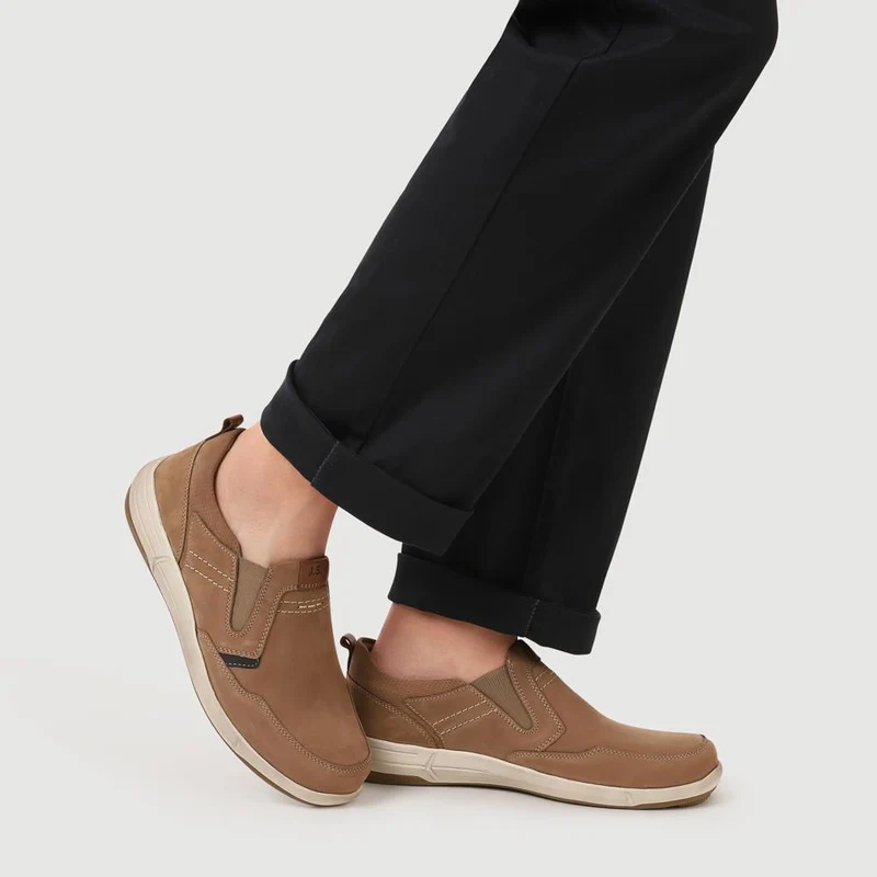 Wide-Fit Leather Slip-On Shoes - JOSEF41508 / 327 048 - Taupe