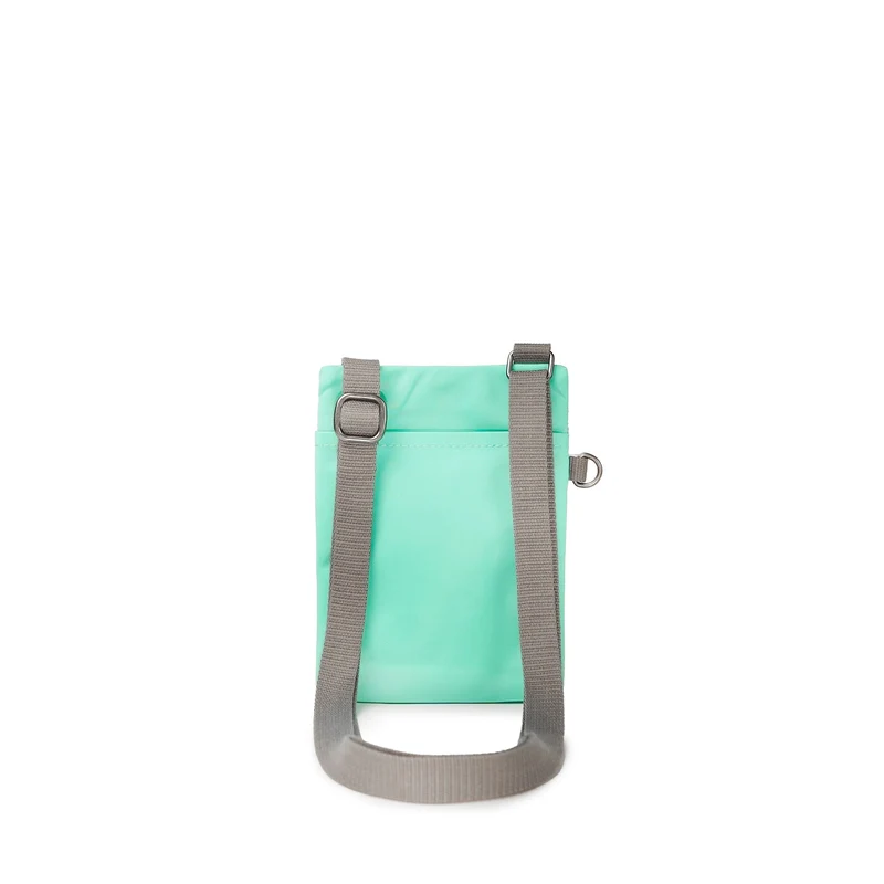 ROKA Chelsea Capri-Tasche aus recyceltem Nylon