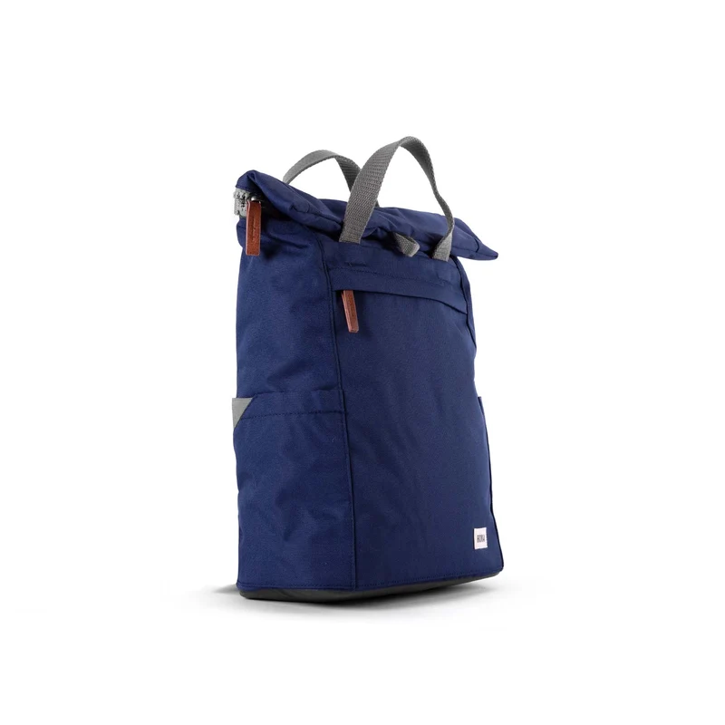 ROKA Finchley Eine mittelgroße Tasche aus recyceltem Canvas mit Mineralmotiv