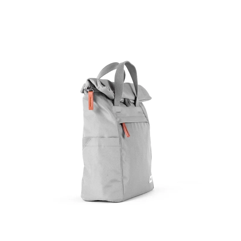 ROKA Finchley Eine stürmische kleine Tasche aus recyceltem Canvas