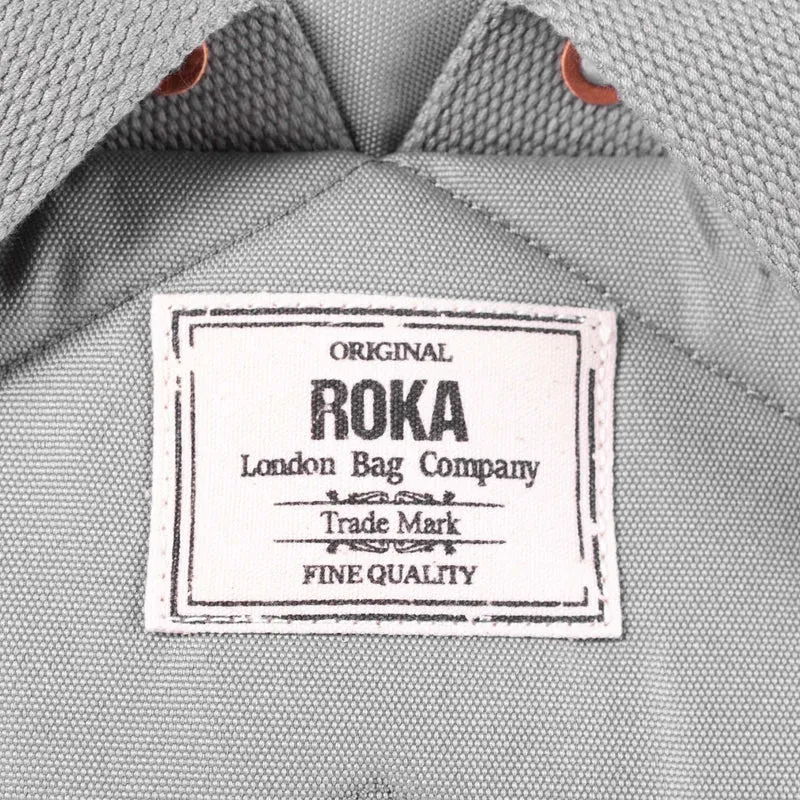 ROKA Finchley Eine stürmische kleine Tasche aus recyceltem Canvas